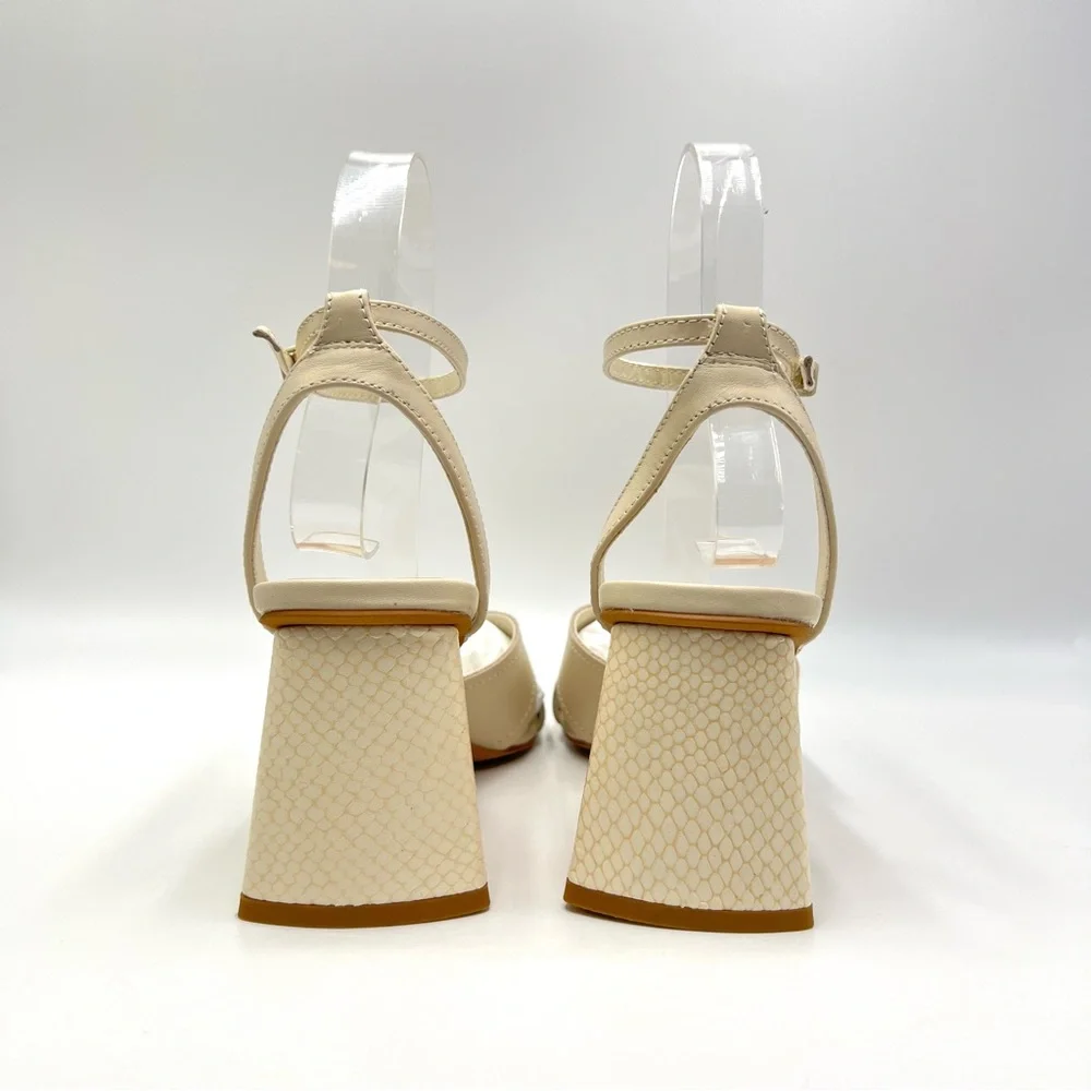 Dolce Vita Womens 7‎ 7M Tiki Cream Leather Square Toe Block Heels Sandals Shoes